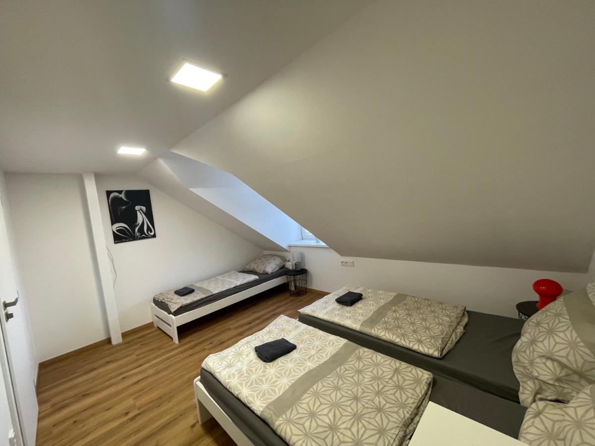 Apartman Svetla パルドゥビツェ エクステリア 写真